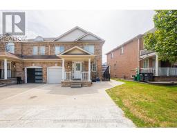8 TOPIARY LANE, Brampton, Ontario
