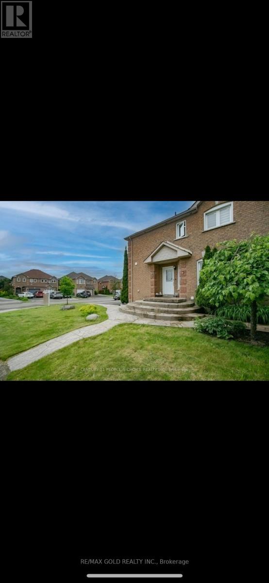 95 Lent Crescent, Brampton, Ontario  L6Y 4X7 - Photo 3 - W13828504