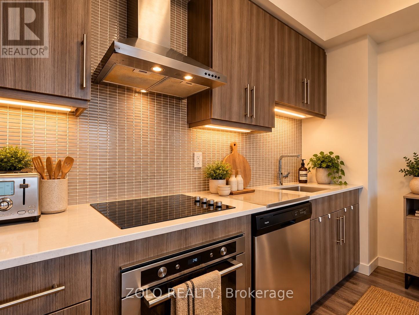 201 - 2093 Fairview Street, Burlington, Ontario  L7R 0B4 - Photo 2 - W13828576
