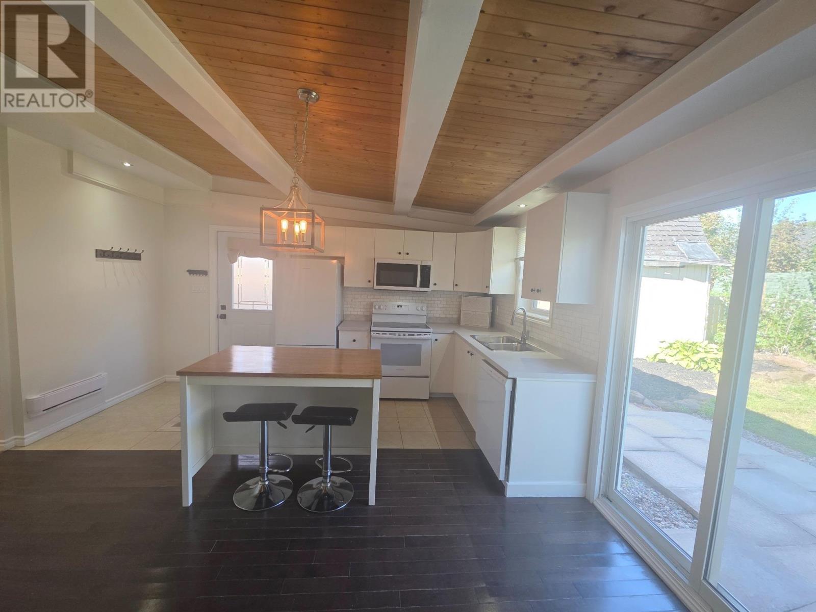 30-32 Spring Park Road, Charlottetown, Prince Edward Island  C1A 3X8 - Photo 18 - 202624358