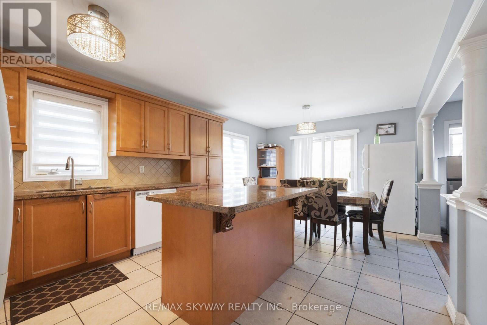 46 Don Minaker Drive, Brampton, Ontario  L6P 1R3 - Photo 18 - W13820170