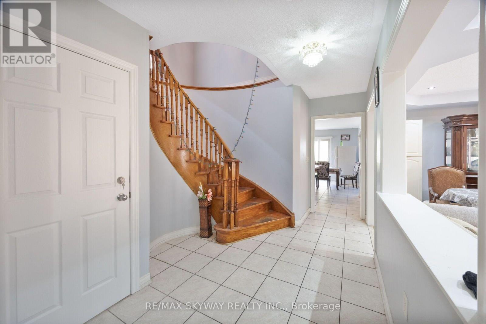 46 Don Minaker Drive, Brampton, Ontario  L6P 1R3 - Photo 13 - W13820170