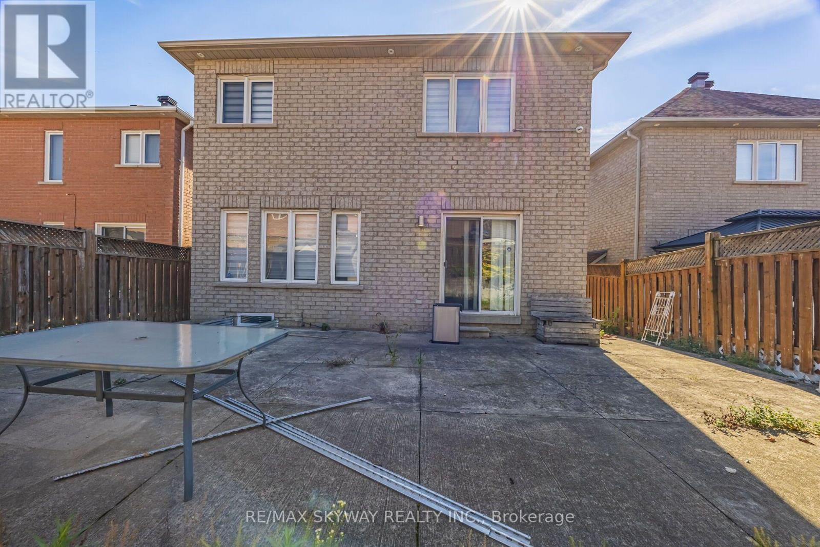 46 Don Minaker Drive, Brampton, Ontario  L6P 1R3 - Photo 49 - W13820170