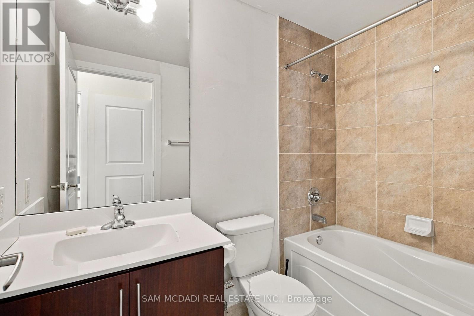 1905 - 330 Burnhamthorpe Road W, Mississauga, Ontario  L5B 0E1 - Photo 12 - W13821530