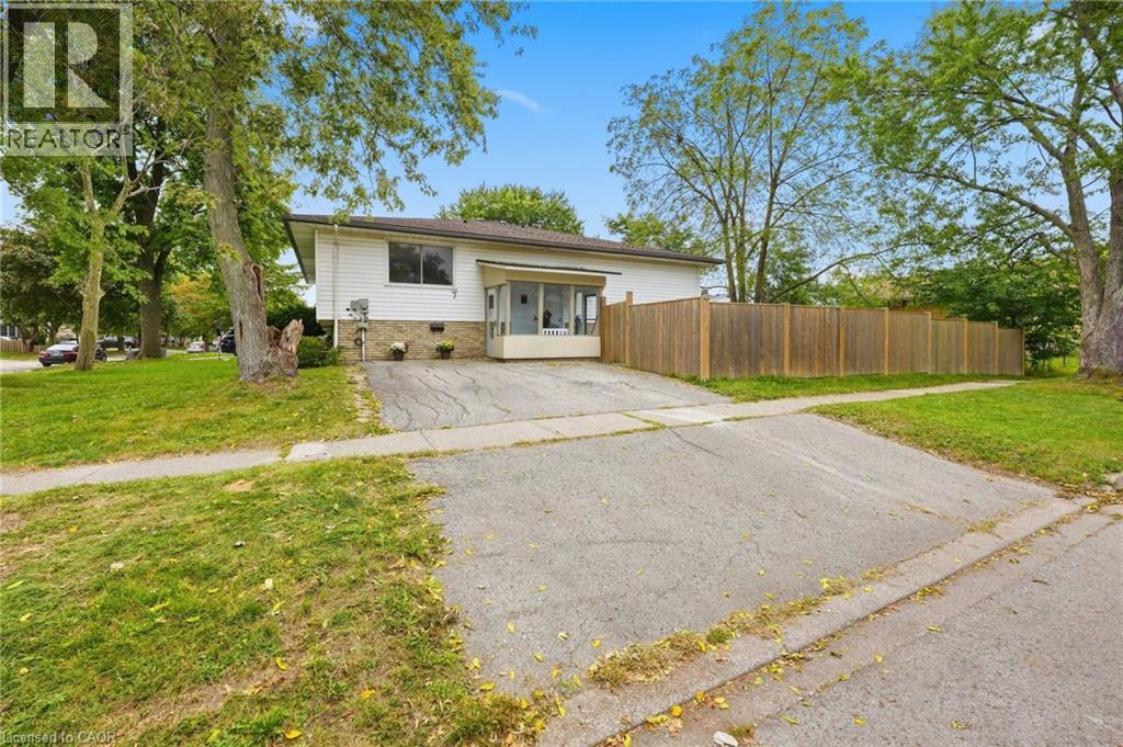 3 Manley Crescent, Thorold, Ontario  L2V 4K2 - Photo 4 - 40866603