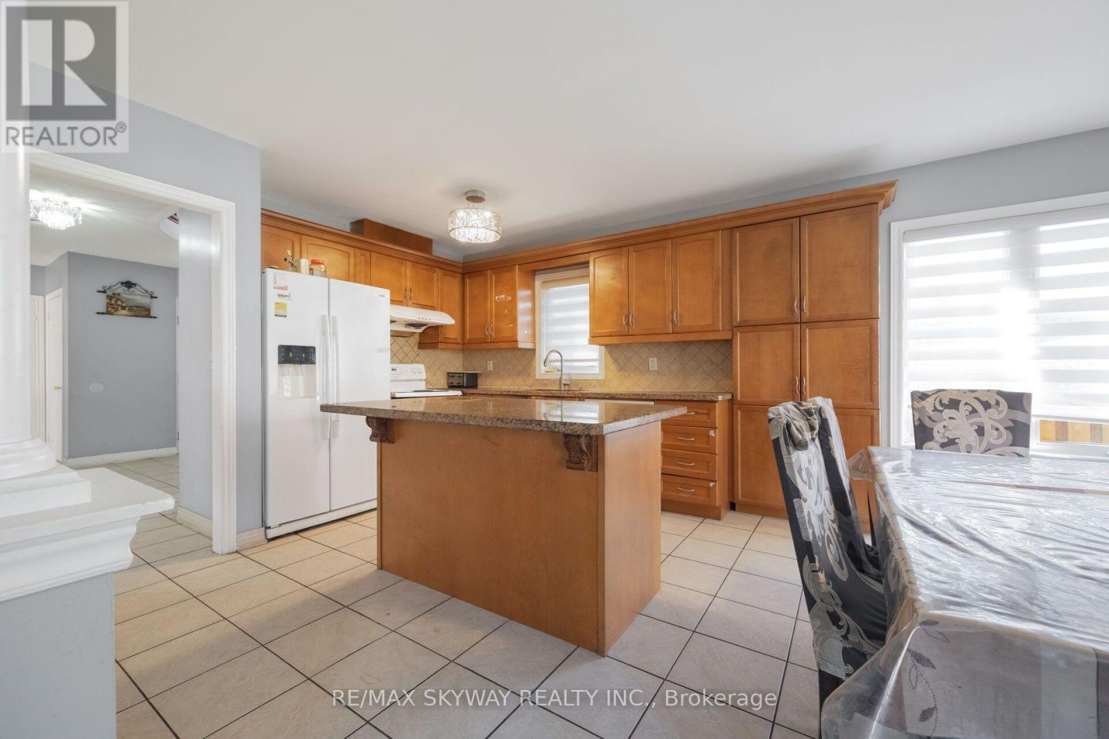 46 Don Minaker Drive, Brampton, Ontario  L6P 1R3 - Photo 17 - W13820170