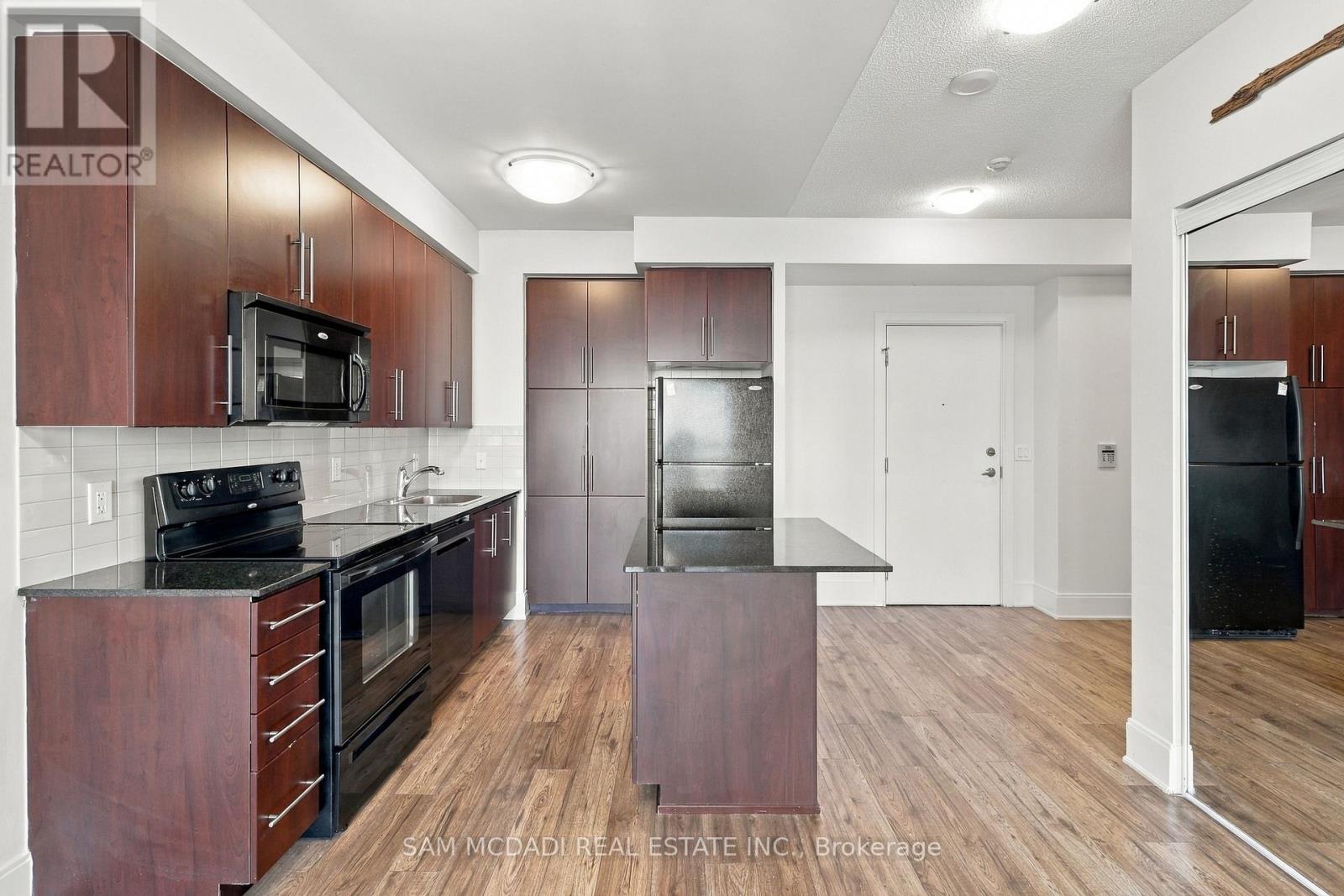 1905 - 330 Burnhamthorpe Road W, Mississauga, Ontario  L5B 0E1 - Photo 5 - W13821530