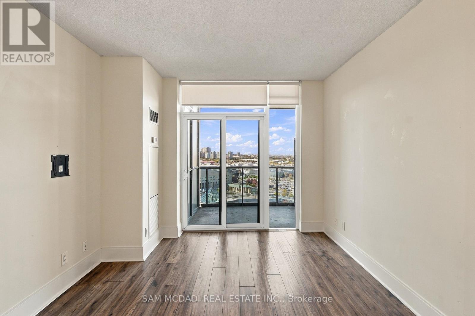 1905 - 330 Burnhamthorpe Road W, Mississauga, Ontario  L5B 0E1 - Photo 10 - W13821530