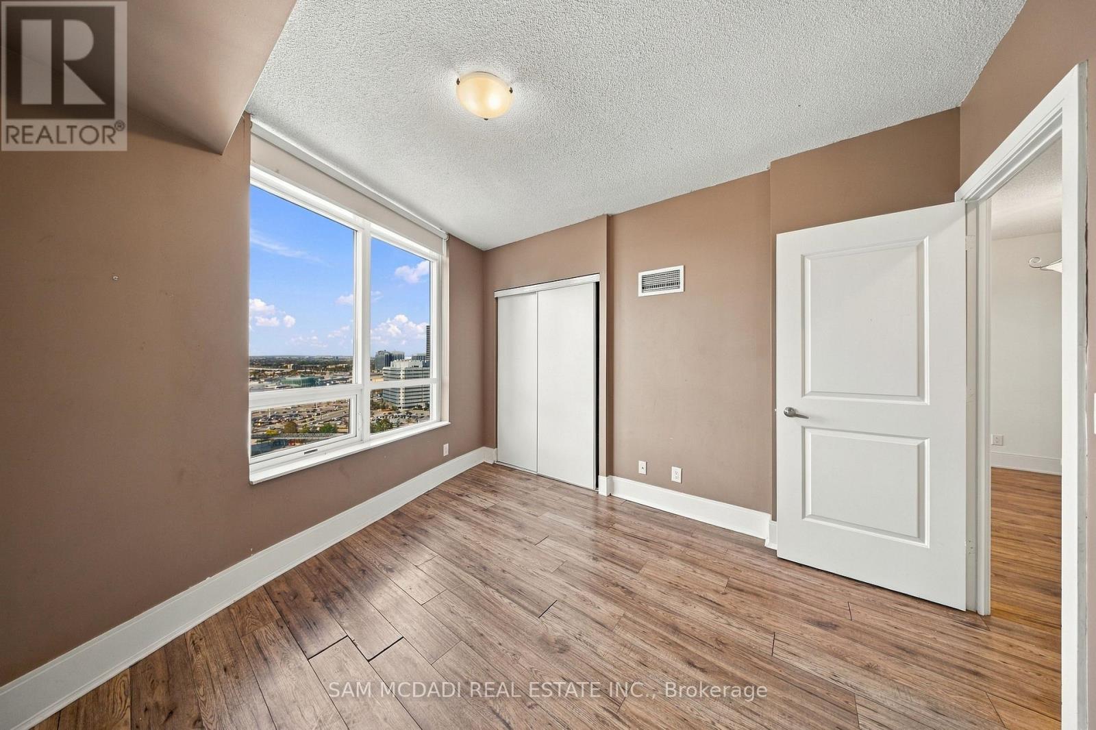 1905 - 330 Burnhamthorpe Road W, Mississauga, Ontario  L5B 0E1 - Photo 14 - W13821530