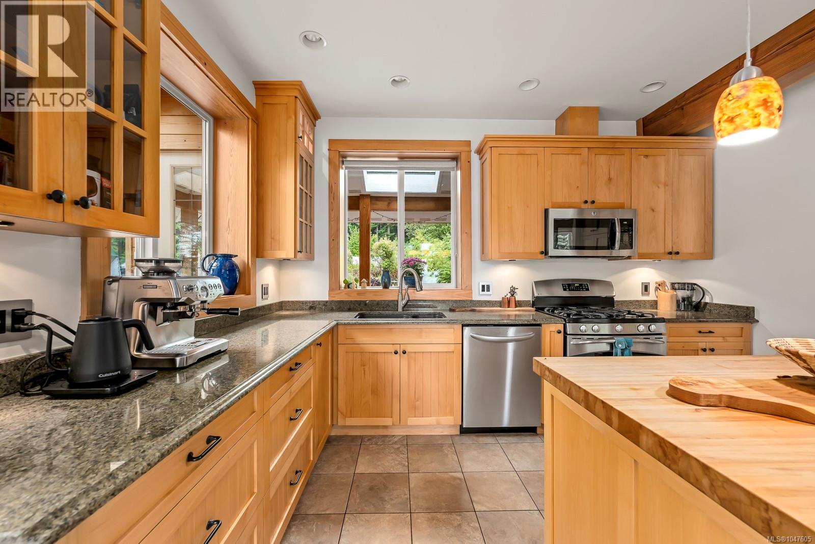 652 Fox Rd, Quadra Island, British Columbia  V0P 1N0 - Photo 8 - 1047605