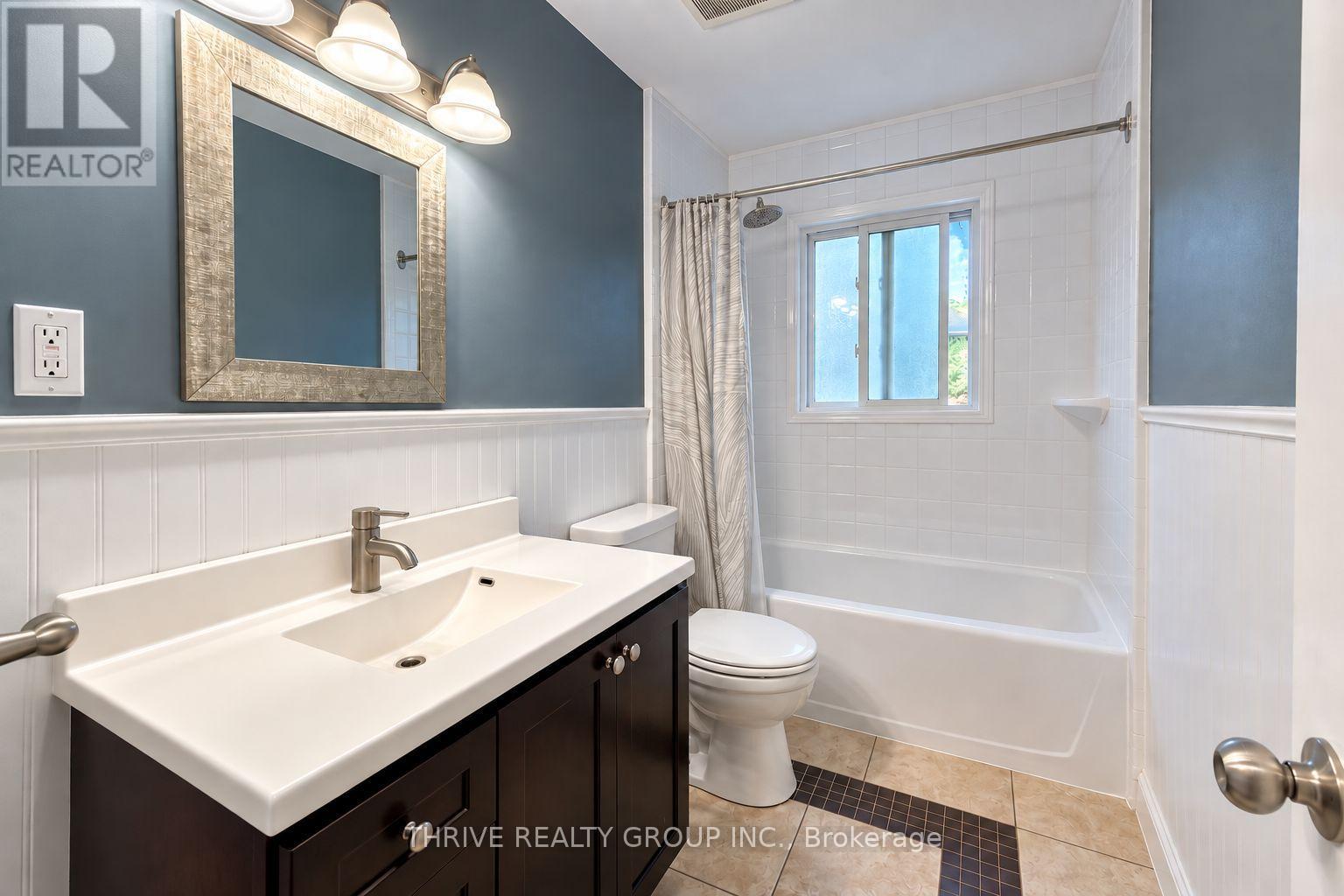 Upper - 562 Knights Hill Road, London South, Ontario  N6J 3A2 - Photo 11 - X13828622