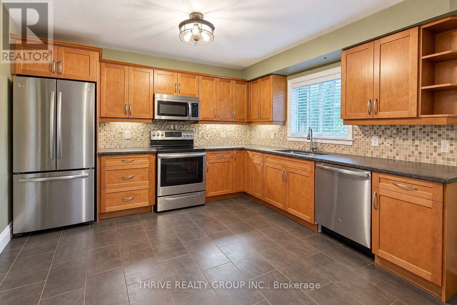 Upper - 562 Knights Hill Road, London South, Ontario  N6J 3A2 - Photo 8 - X13828622