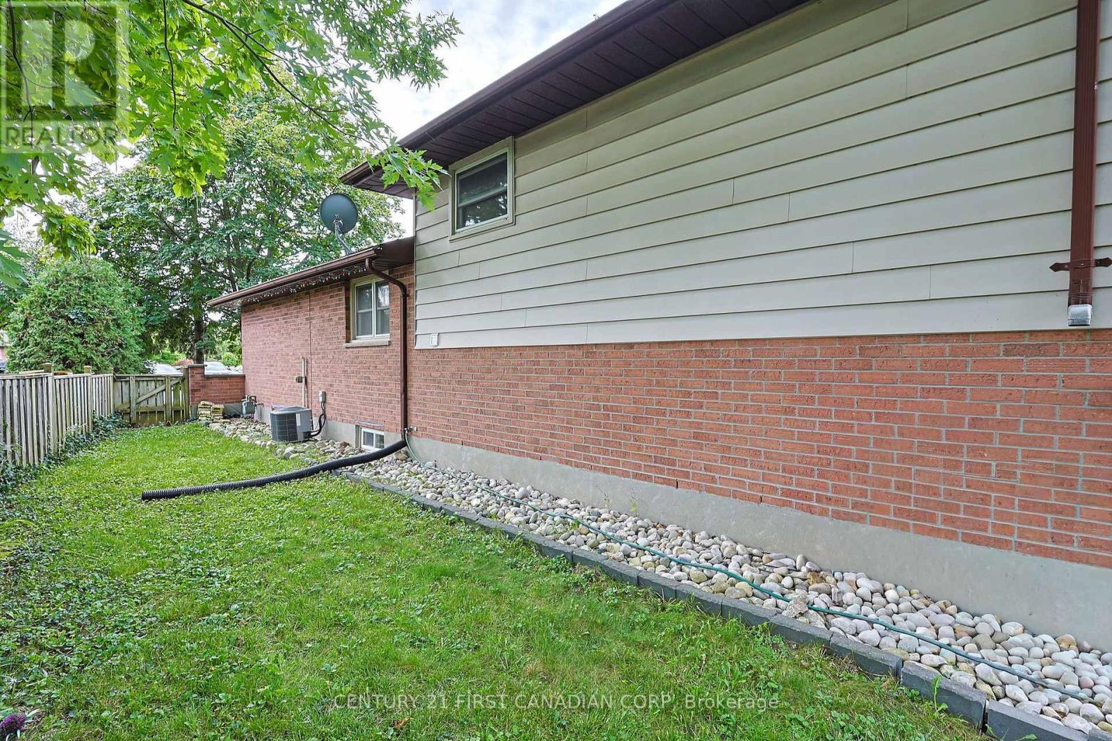 48 Corinth Court, London East, Ontario  N5Y 5A8 - Photo 37 - X13828746