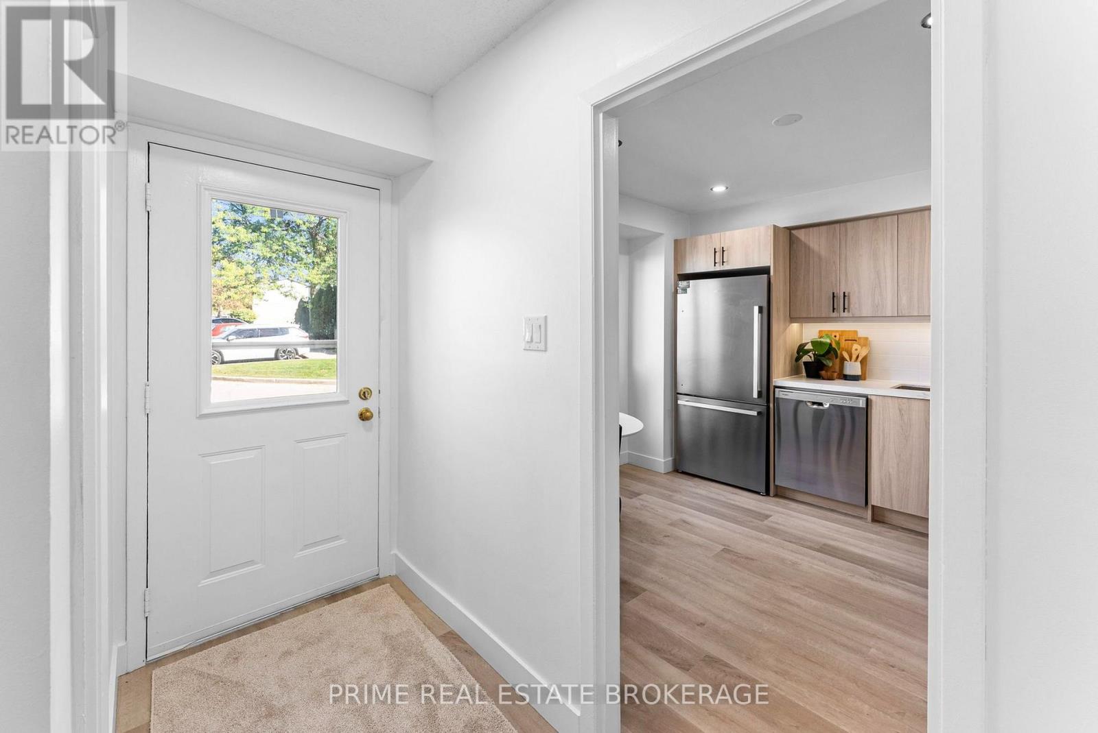 29 - 35 Waterman Avenue, London South, Ontario  N6C 5T3 - Photo 2 - X13828788