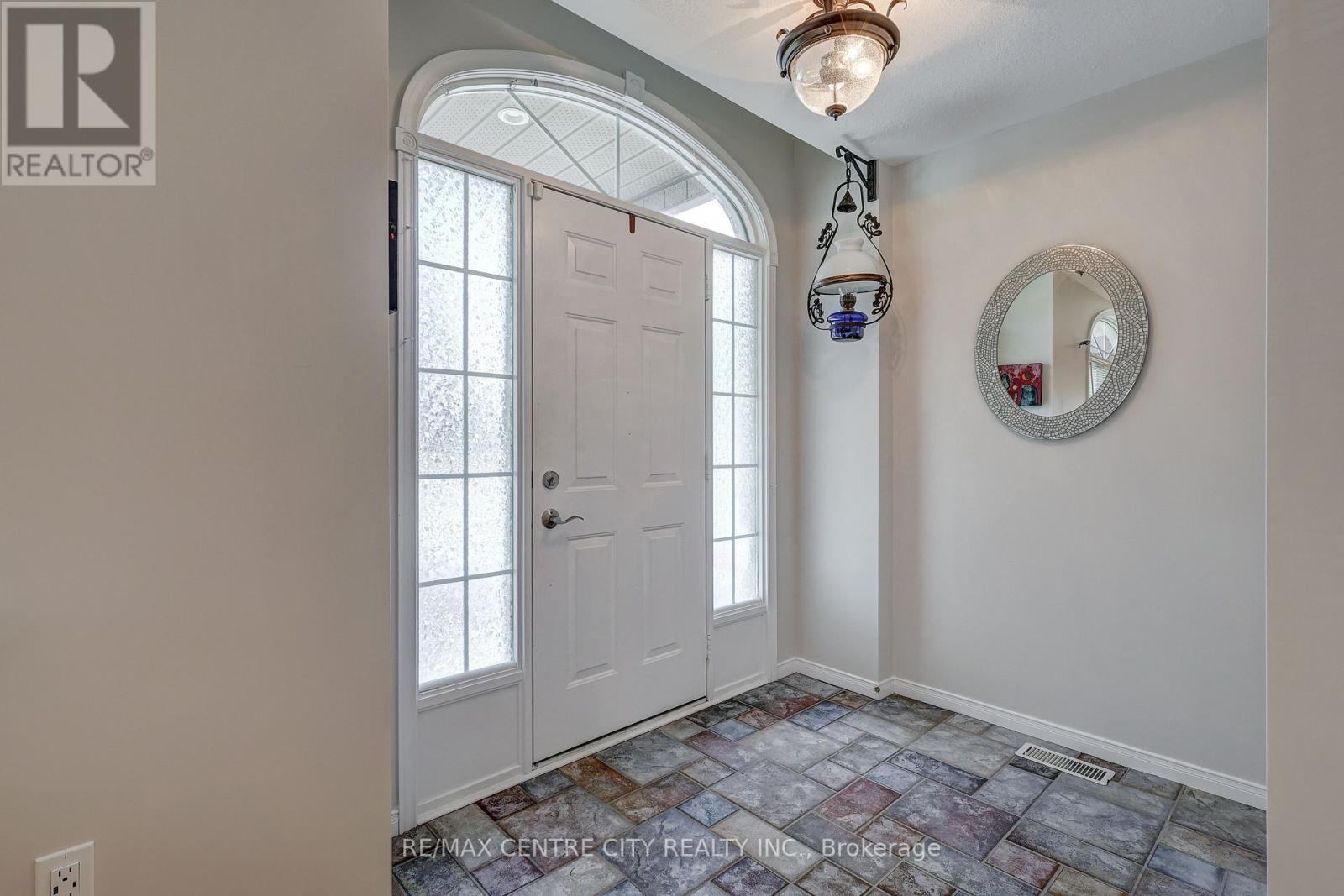 24 Schreyer Drive, St. Thomas, Ontario  N5R 6E8 - Photo 5 - X13828856