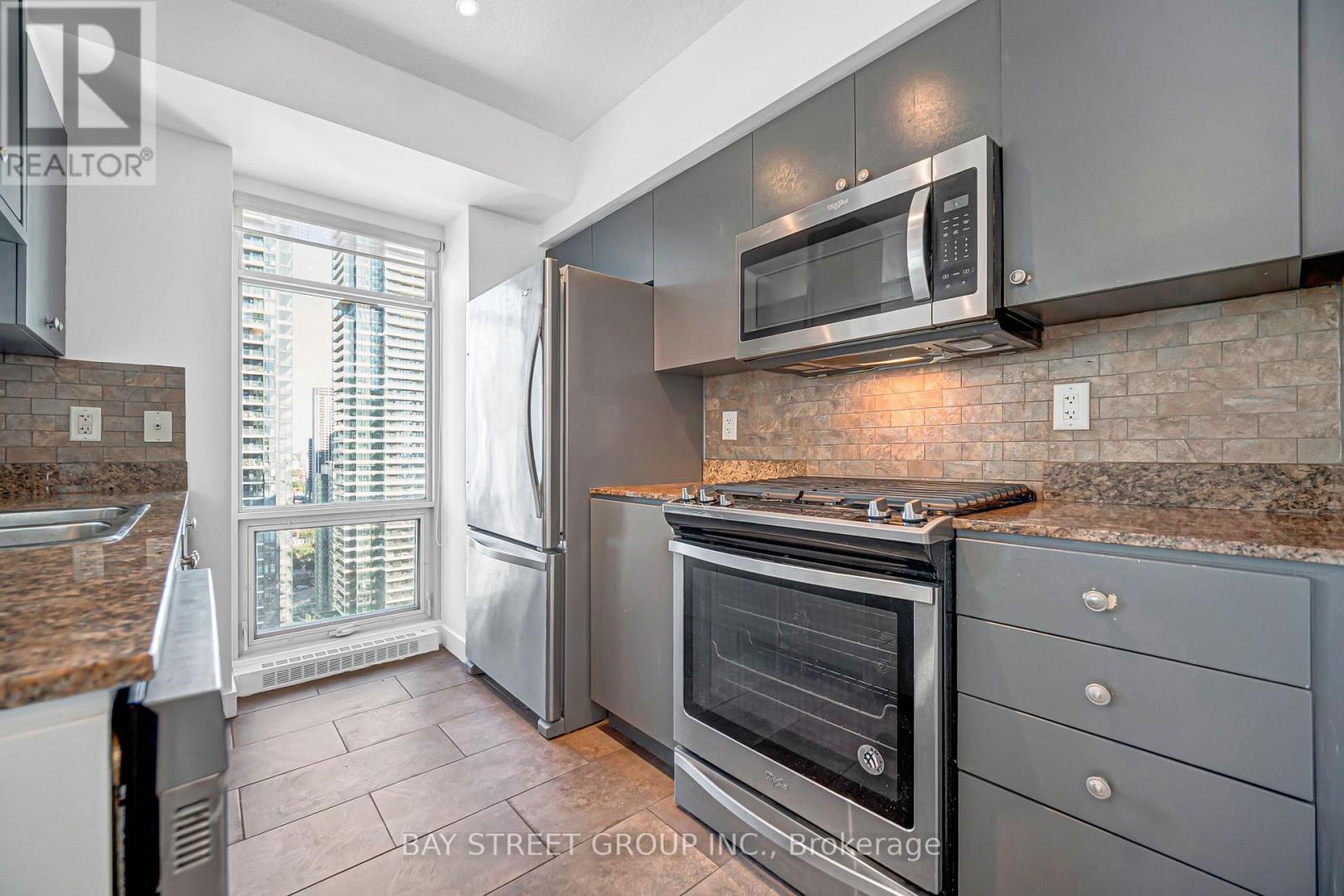 3703 - 35 Mariner Terrace, Toronto, Ontario  M5V 3V9 - Photo 4 - C13821958