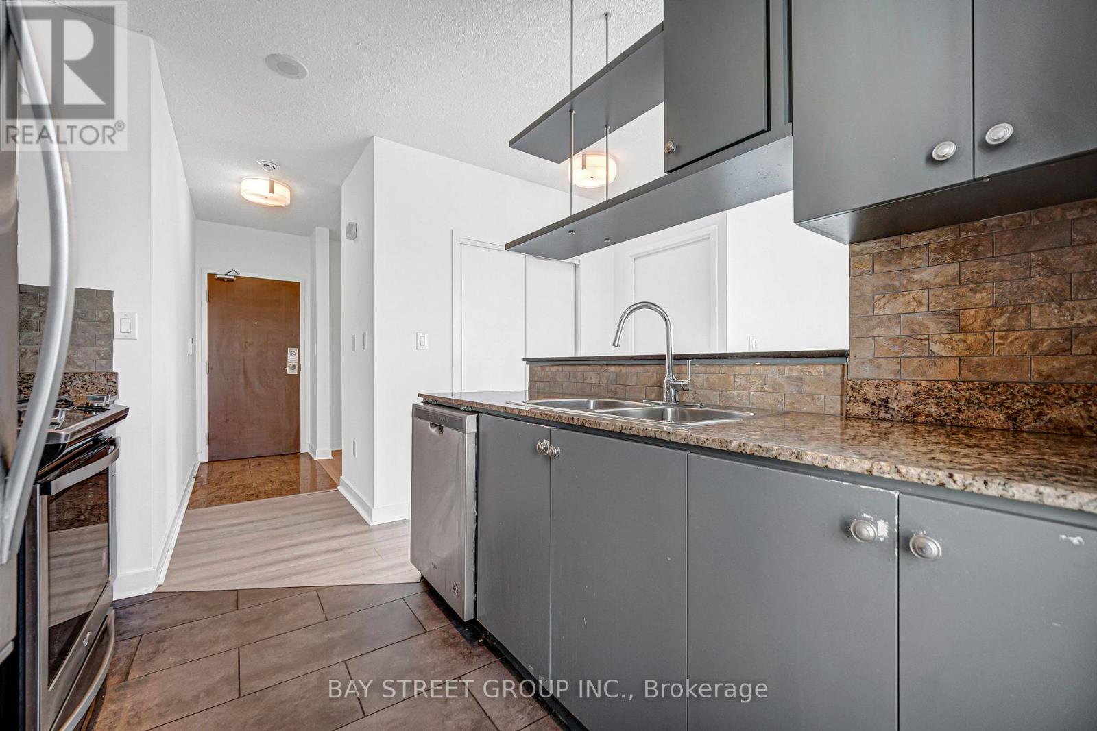 3703 - 35 Mariner Terrace, Toronto, Ontario  M5V 3V9 - Photo 6 - C13821958