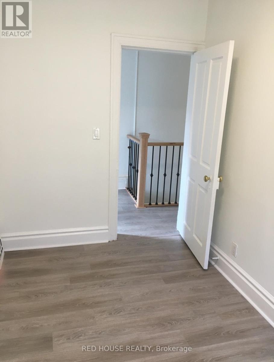 B - 323 Woolwich Street, Guelph (Exhibition Park), Ontario  N1H 3W4 - Photo 3 - X13459050