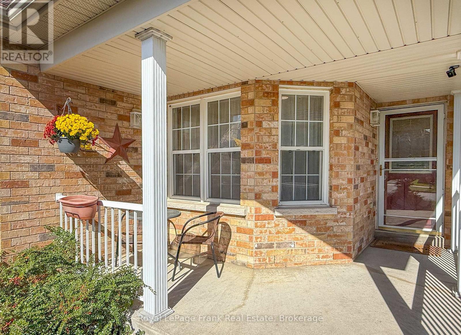 217 Cornish Drive, Clarington, Ontario  L1E 3H4 - Photo 5 - E13828778
