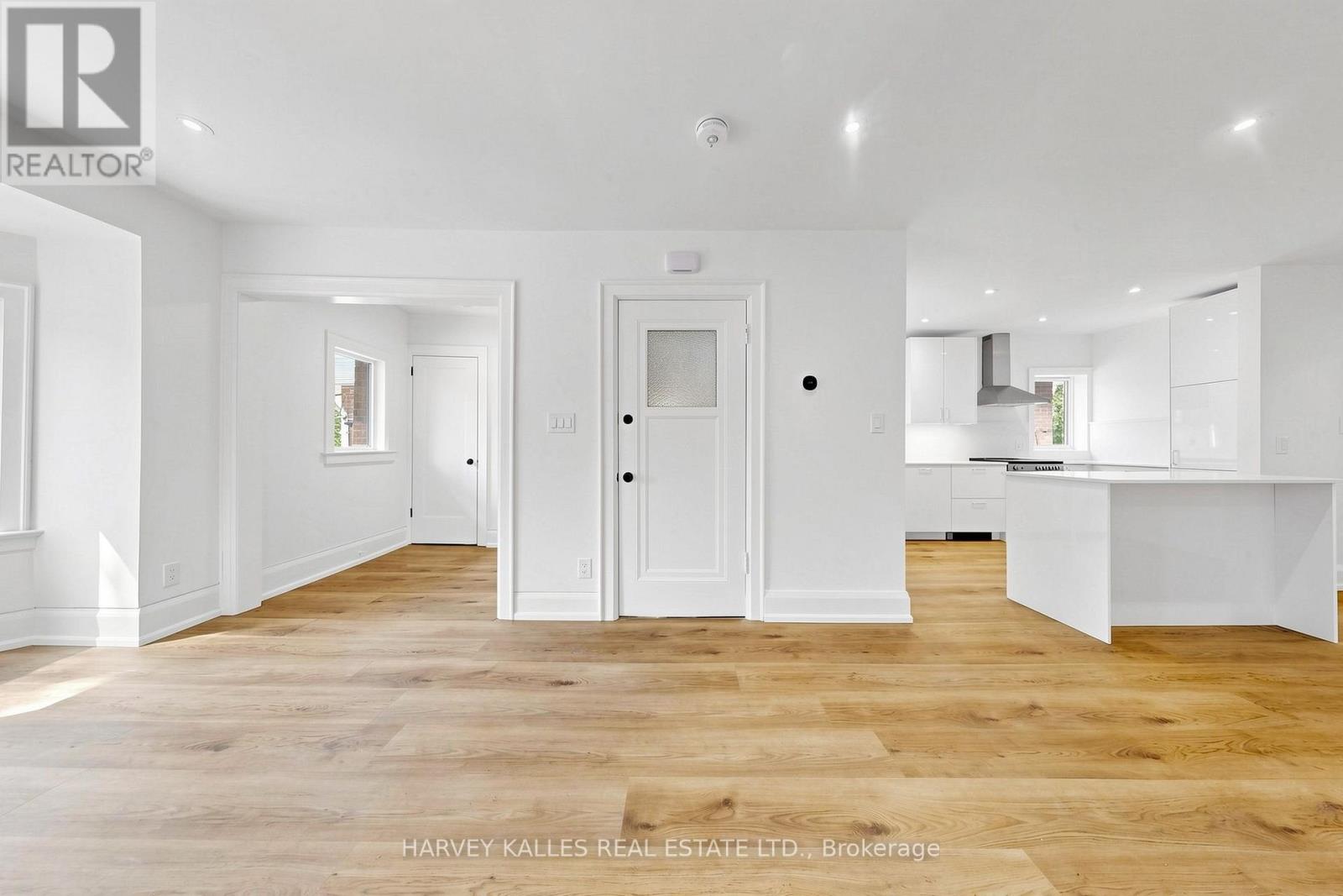 Upper - 7 Tullis Drive, Toronto, Ontario  M4S 2E2 - Photo 10 - C13828598