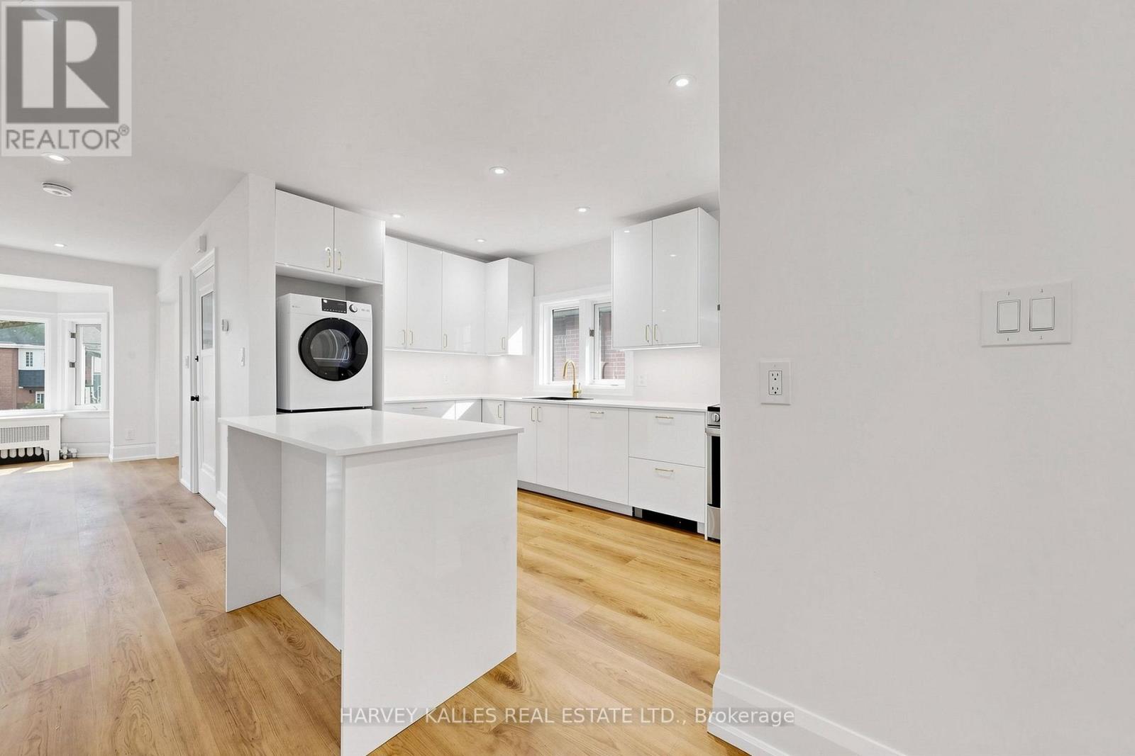 Upper - 7 Tullis Drive, Toronto, Ontario  M4S 2E2 - Photo 11 - C13828598