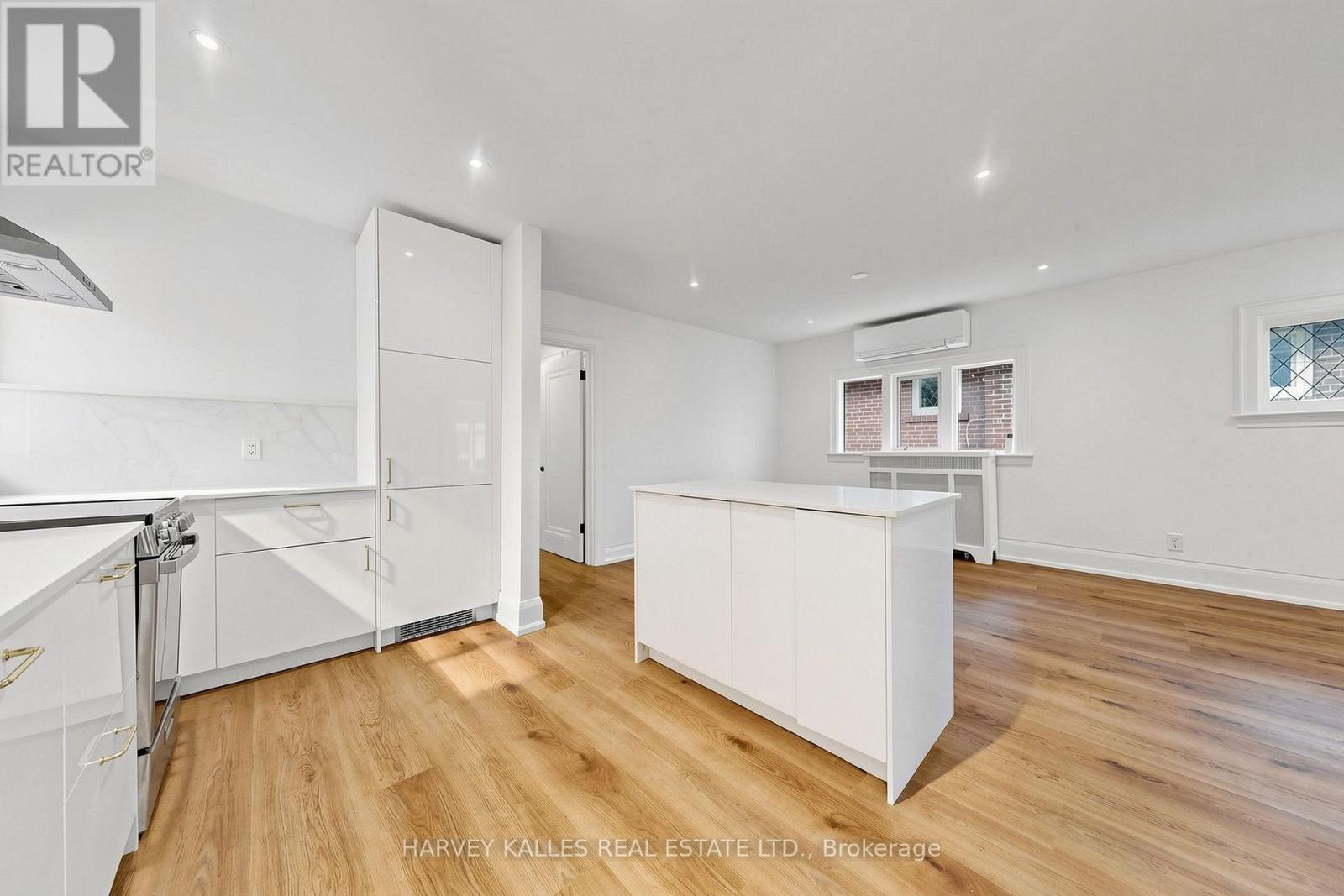 Upper - 7 Tullis Drive, Toronto, Ontario  M4S 2E2 - Photo 15 - C13828598