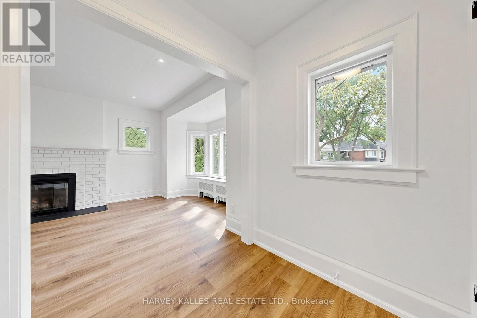 Upper - 7 Tullis Drive, Toronto, Ontario  M4S 2E2 - Photo 18 - C13828598