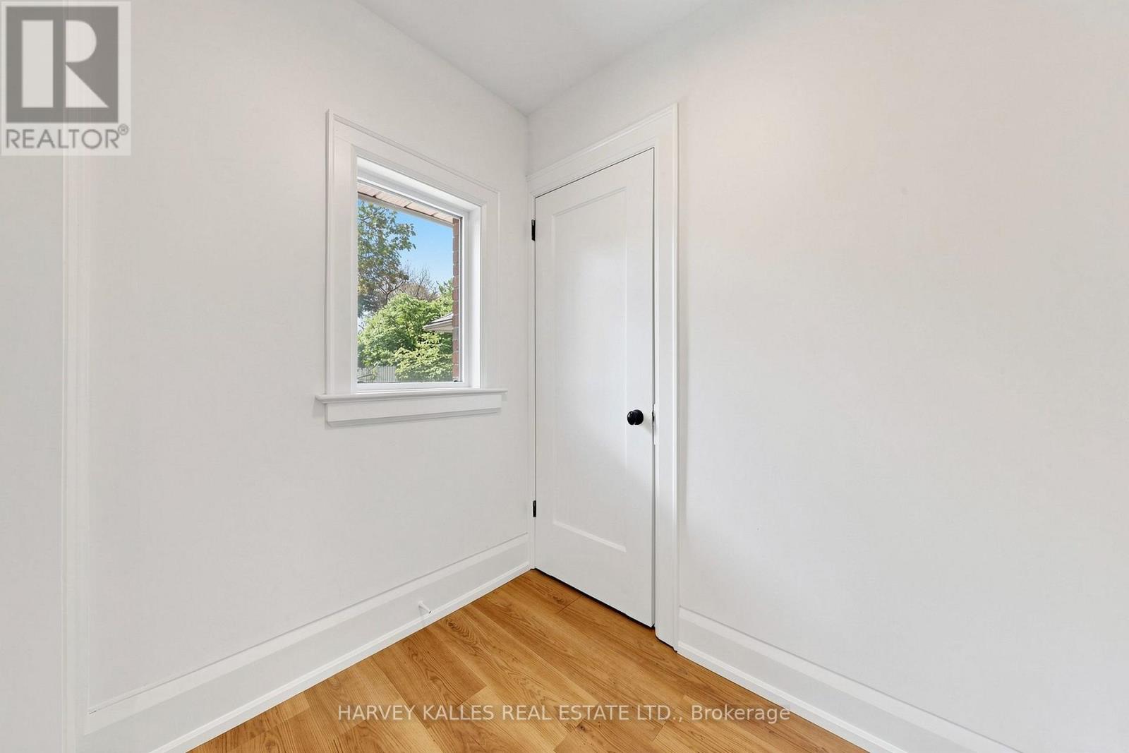 Upper - 7 Tullis Drive, Toronto, Ontario  M4S 2E2 - Photo 19 - C13828598