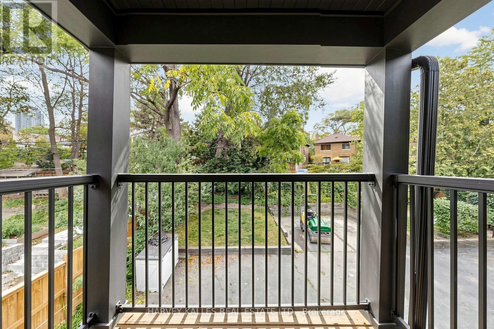 Upper - 7 Tullis Drive, Toronto, Ontario  M4S 2E2 - Photo 21 - C13828598