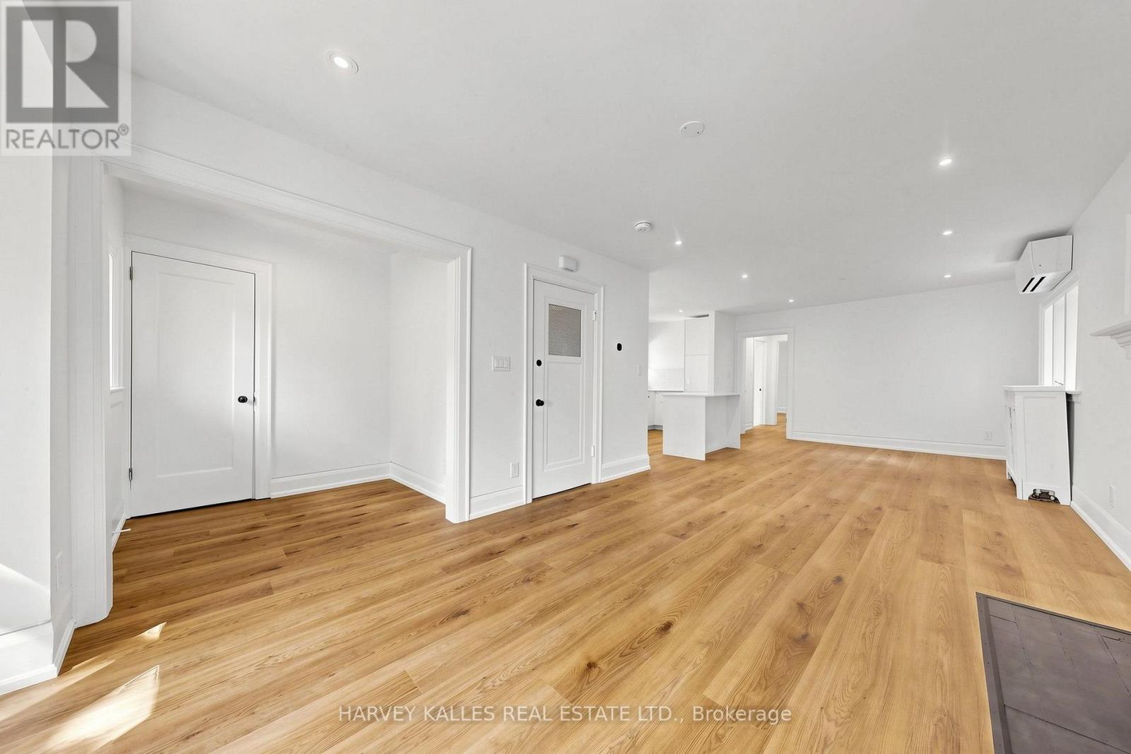 Upper - 7 Tullis Drive, Toronto, Ontario  M4S 2E2 - Photo 8 - C13828598