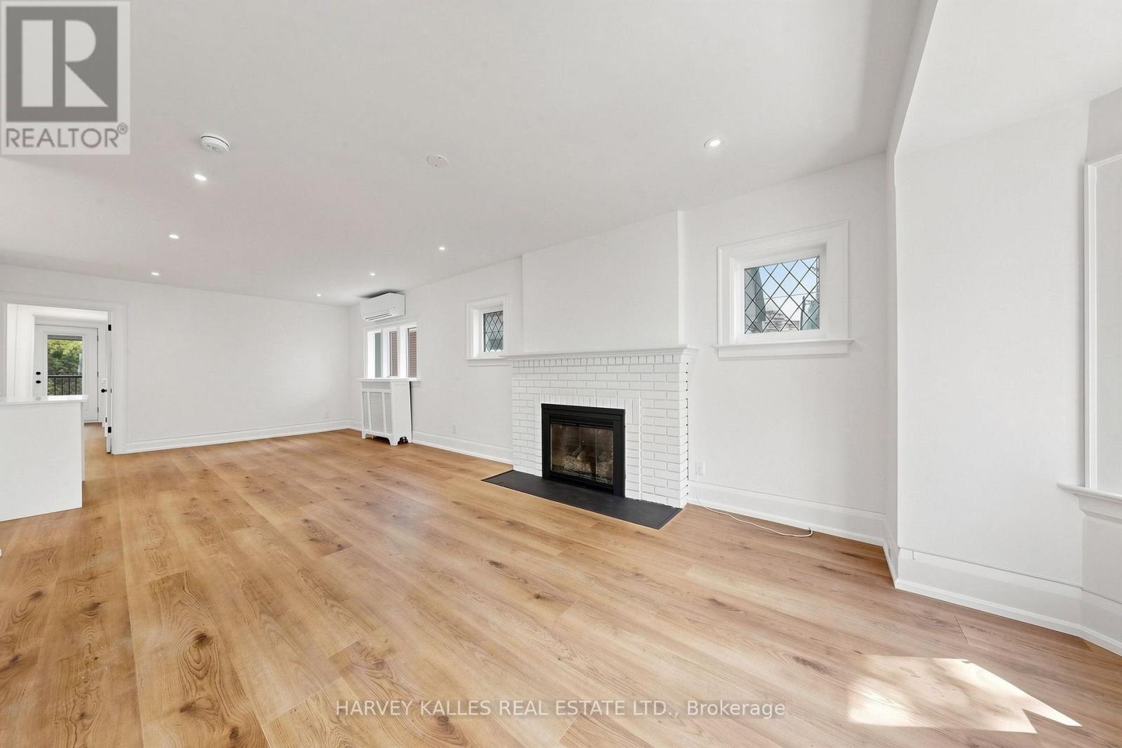Upper - 7 Tullis Drive, Toronto, Ontario  M4S 2E2 - Photo 9 - C13828598