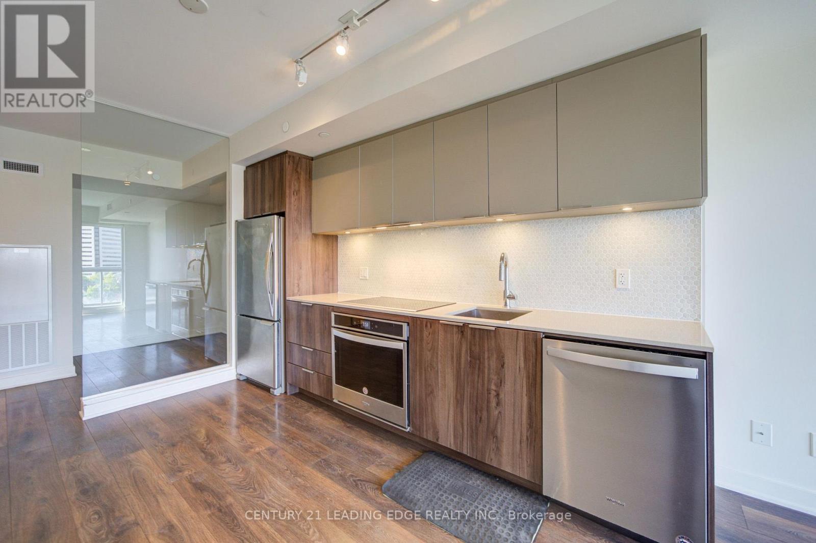 606 - 2 Sonic Way, Toronto, Ontario M3C 0P2 - Photo 18 - C13828616