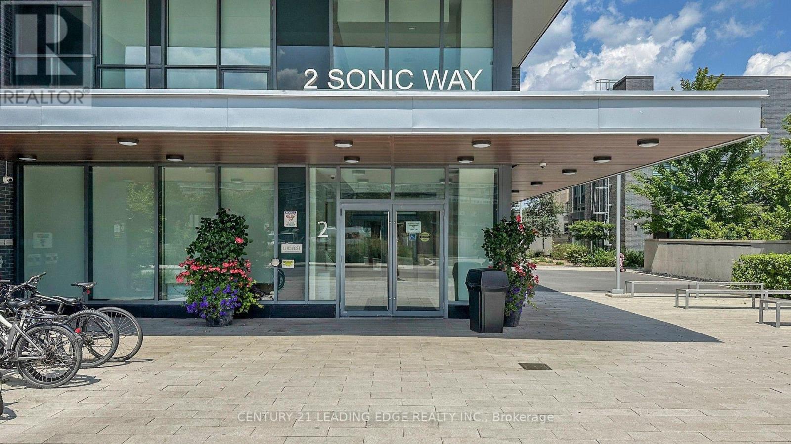 606 - 2 Sonic Way, Toronto, Ontario M3C 0P2 - Photo 3 - C13828616