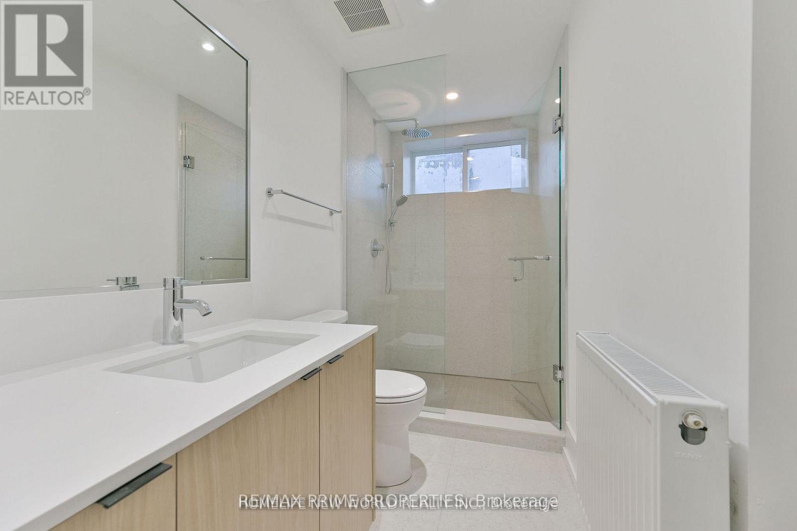 LOWER - 995 DUFFERIN STREET