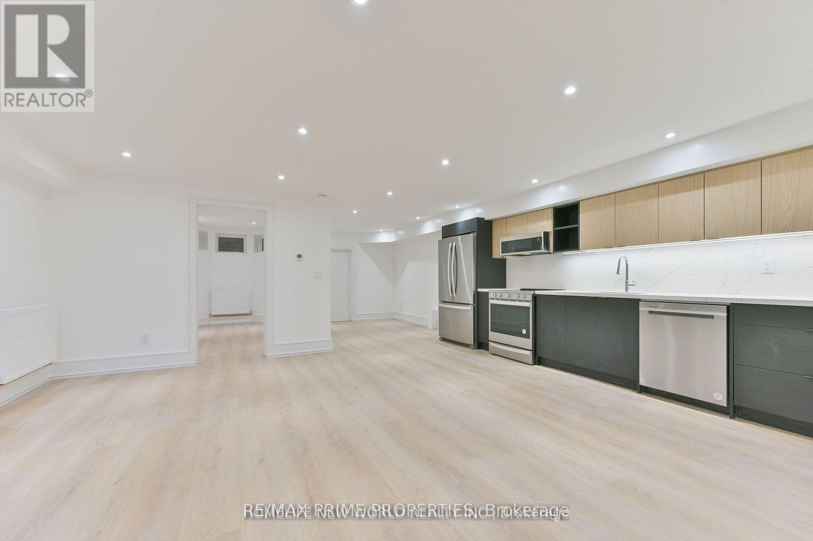 Lower - 995 Dufferin Street, Toronto, Ontario  M6H 4B2 - Photo 5 - C13828644
