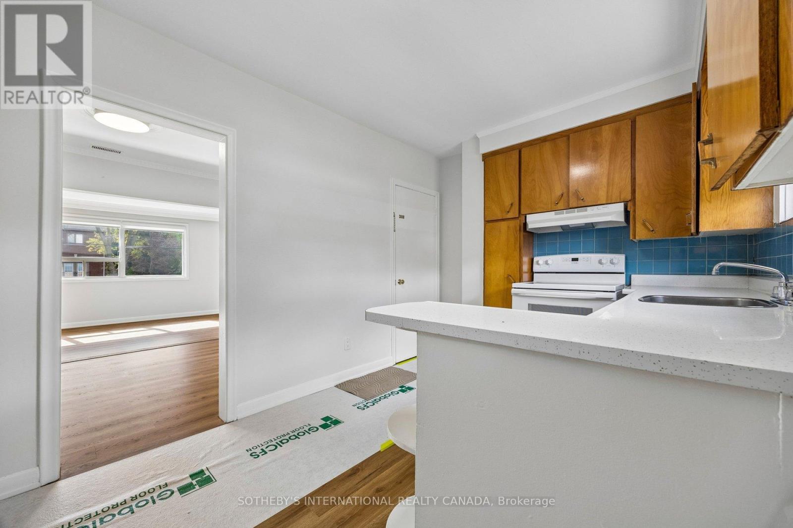 120 Ranee Avenue, Toronto, Ontario  M6A 1N2 - Photo 15 - C13828682