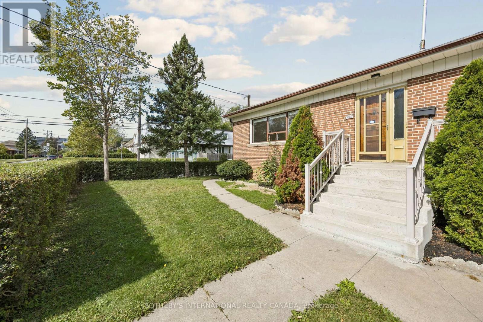 120 Ranee Avenue, Toronto, Ontario  M6A 1N2 - Photo 3 - C13828682