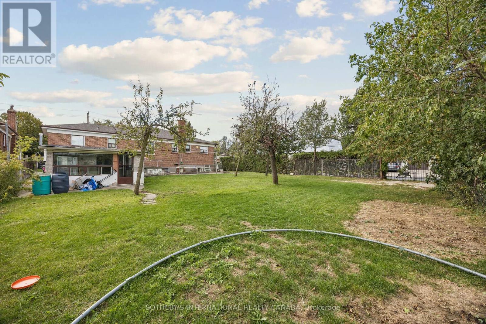 120 Ranee Avenue, Toronto, Ontario  M6A 1N2 - Photo 32 - C13828682