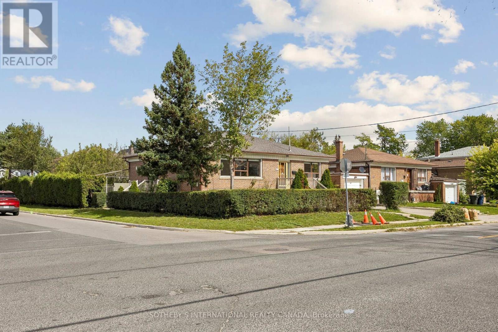 120 Ranee Avenue, Toronto, Ontario  M6A 1N2 - Photo 35 - C13828682