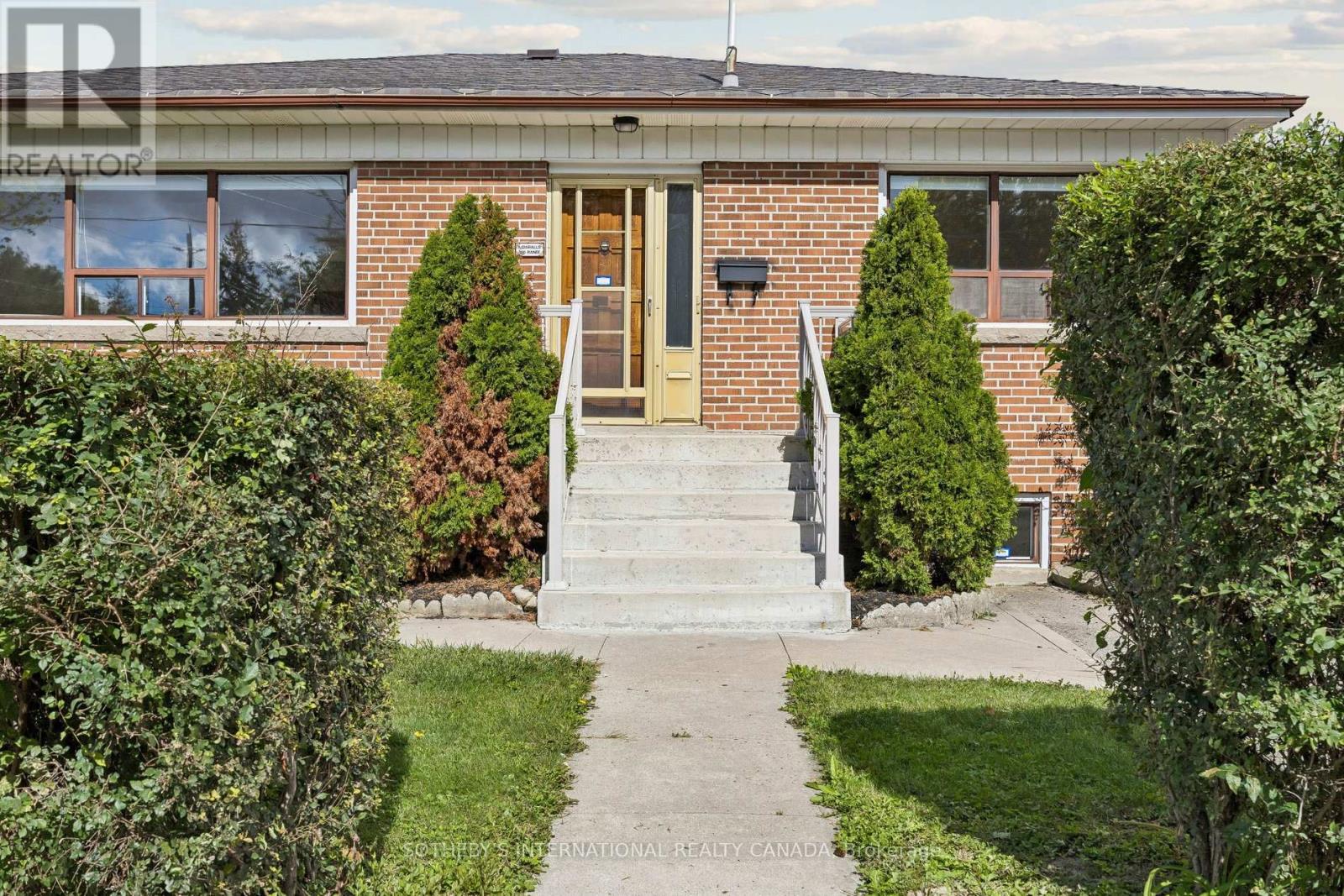 120 Ranee Avenue, Toronto, Ontario  M6A 1N2 - Photo 4 - C13828682