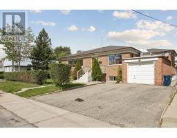 120 RANEE AVENUE, Toronto, Ontario