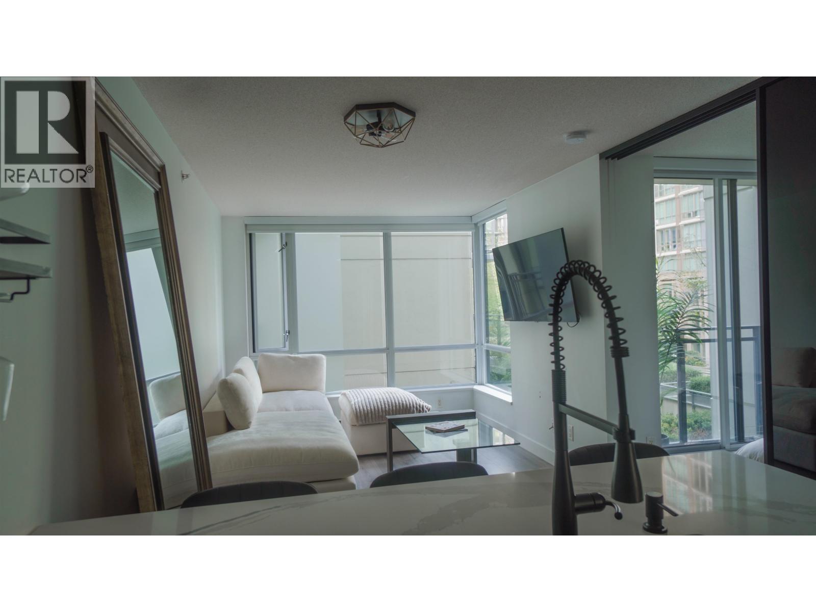 312 1082 Seymour Street, Vancouver, British Columbia  V6B 1X9 - Photo 2 - R3169195