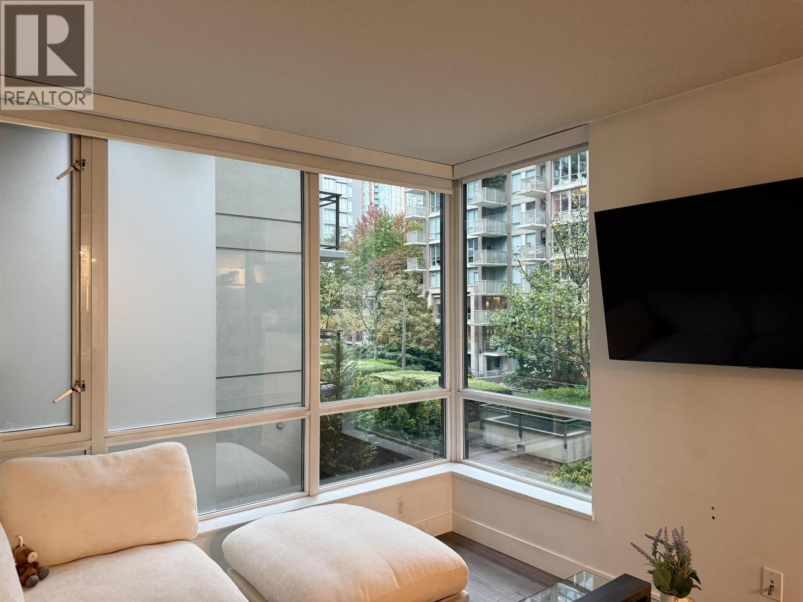 312 1082 Seymour Street, Vancouver, British Columbia  V6B 1X9 - Photo 3 - R3169195