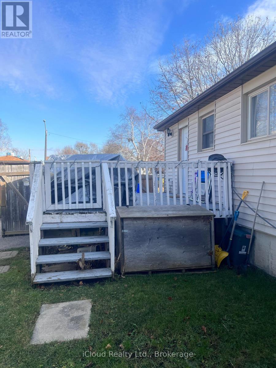 736 Annland Street, Pickering, Ontario  L1W 1B6 - Photo 14 - E13828840