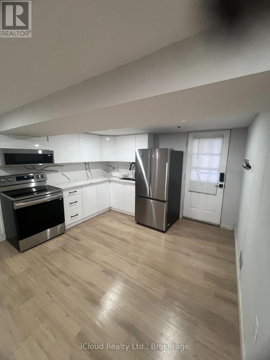 736 Annland Street, Pickering, Ontario  L1W 1B6 - Photo 5 - E13828840