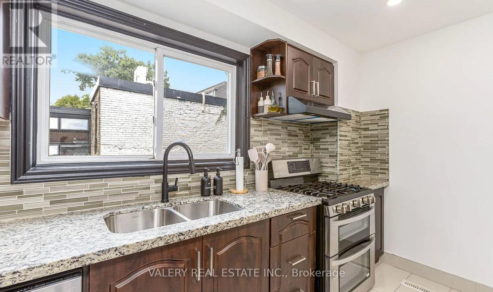 80 Saulter Street, Toronto, Ontario  M4M 2H7 - Photo 4 - E13828896