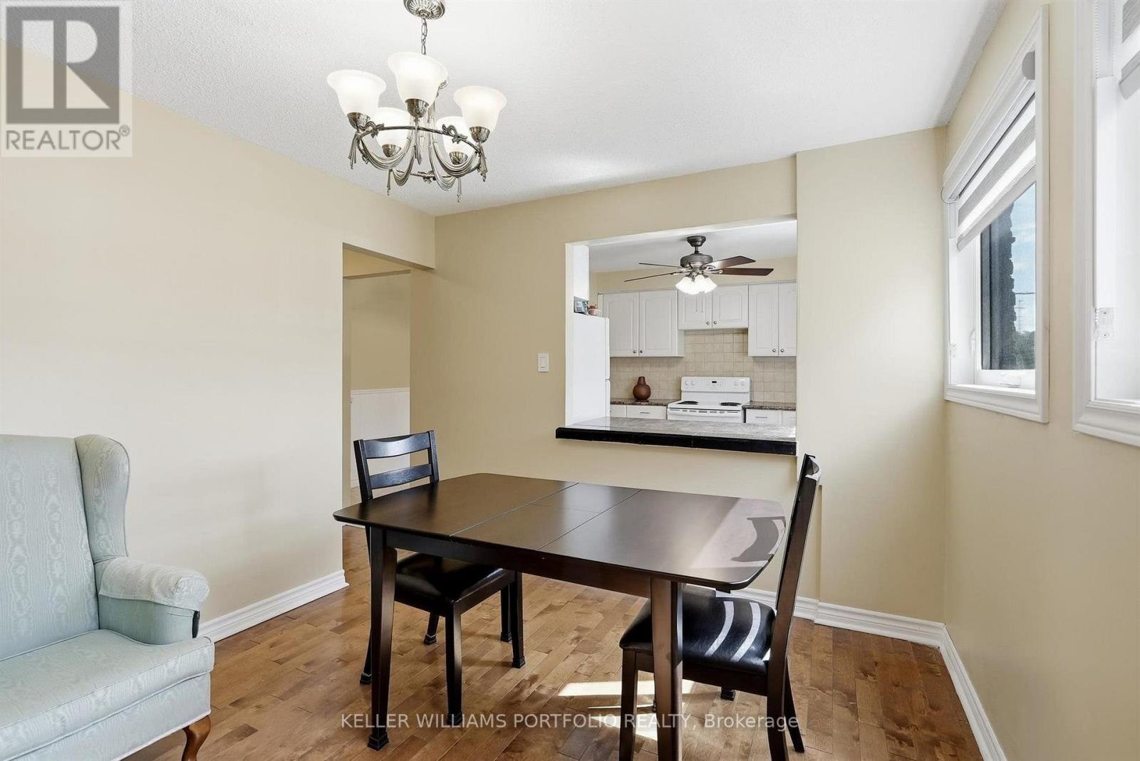 32 Henderson Drive, Aurora, Ontario  L4G 3L2 - Photo 16 - N13828688