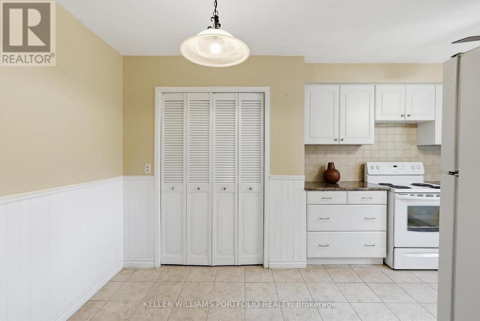 32 Henderson Drive, Aurora, Ontario  L4G 3L2 - Photo 23 - N13828688