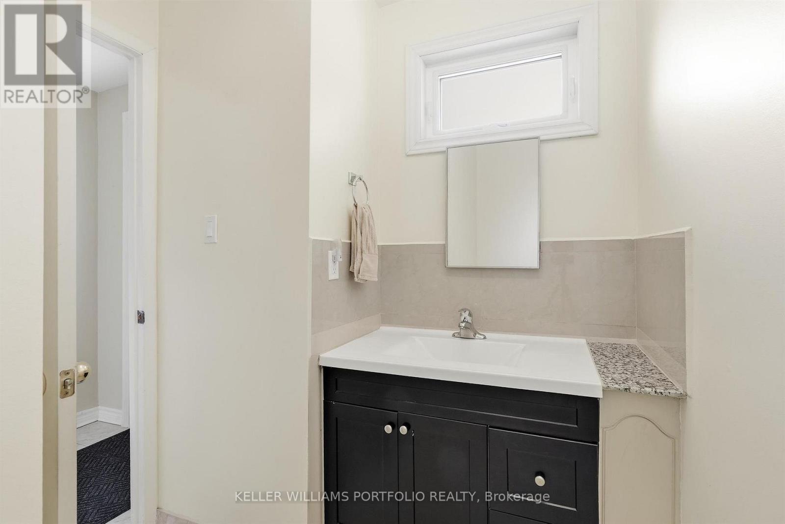 32 Henderson Drive, Aurora, Ontario  L4G 3L2 - Photo 26 - N13828688