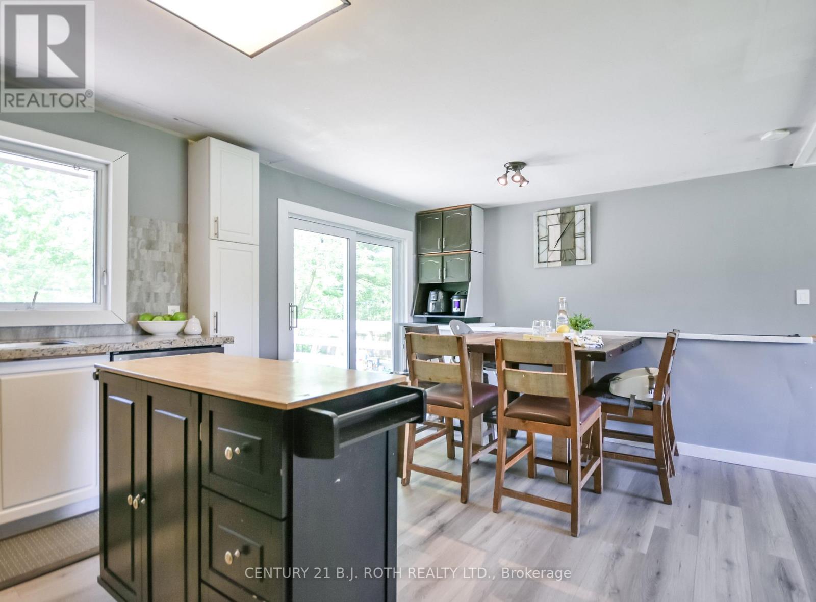 7906 Main Street, Adjala-Tosorontio, Ontario  L0M 1J0 - Photo 11 - N13828792